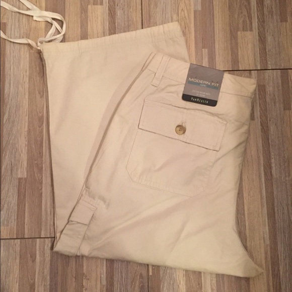 Van Heusen Pants - Van Heusen modern fit Capri size 10R